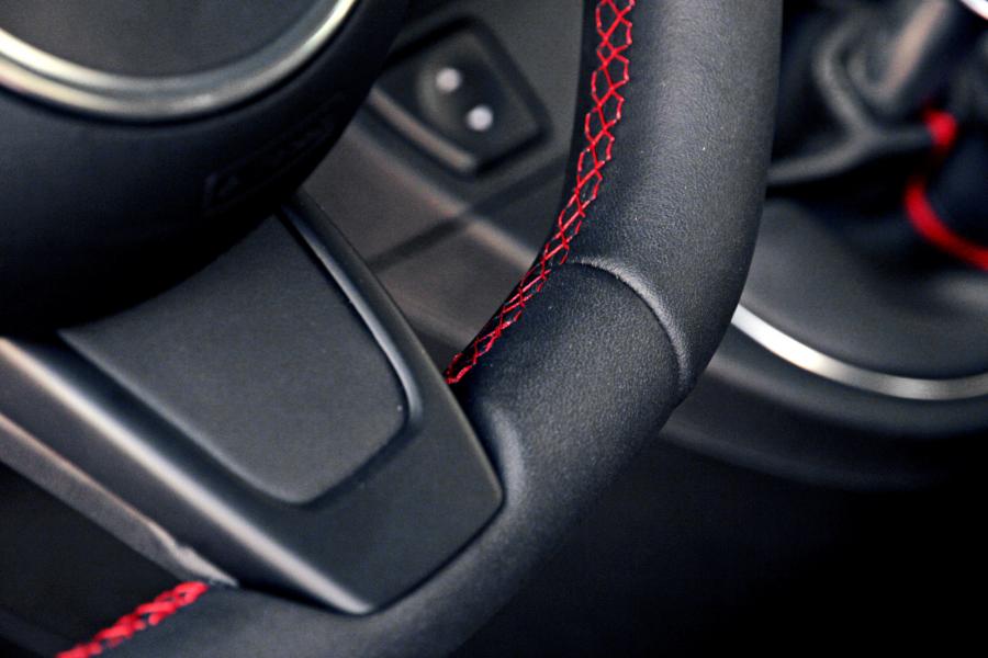 Детали интерьера Fiat 500S by Abarth 2013 года  (фото 13 из 13)